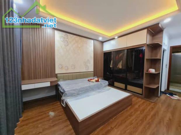 BÁN NHÀ 5T NGUYỄN KHÁNH TOÀN, DT 47M2, 1 NHÀ RA PHỐ, KINH DOANH, CHỈ 13.9 - 2