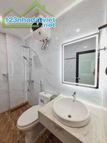 BÁN NHÀ 5T NGUYỄN KHÁNH TOÀN, DT 47M2, 1 NHÀ RA PHỐ, KINH DOANH, CHỈ 13.9 - 3