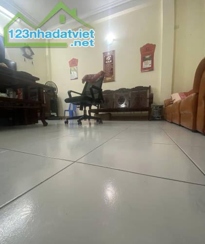 Bán nhà LÔ GÓC vỉa hè 2 bên phố Nguyễn Chánh, Cầu Giấy 60m ngang 10m KINH DOANH Ô TÔ đỗ24