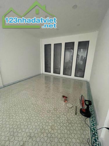 Nhà tốt Hẻm Xe Hơi, 2 Tầng Đúc, Cách Mạng Tháng 8, Tân Bình, 4.2x15m, 65m2, nhỉnh 11 tỷ TL - 2