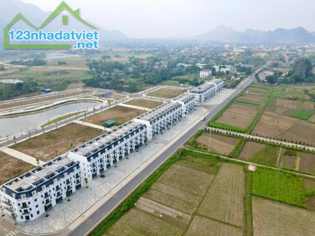 Bán 1100m2 có 200m2 thổ cư, còn lại là đất vườn tại Phú Thành, Lạc Thuỷ, Hoà Bình