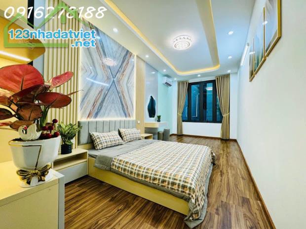 Trung tâm quận Đống Đa_nhà mới ở ngay 30m2*4 tầng_sổ đỏ nở hậu_50m ra phố Khâm Thiên_chỉ