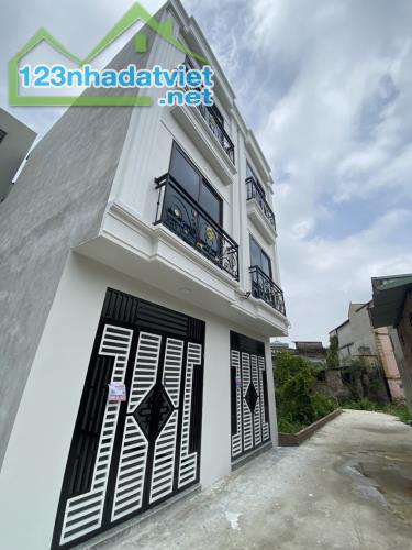 Bán nhà 3 tầng, 33m2, giá 2.08 tỷ, 10m ra đường ô tô, gần cầu Mai Lĩnh. 0966929600 - 3