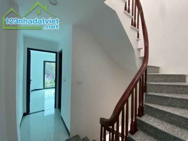 Bán nhà 3 tầng, 33m2, giá 2.08 tỷ, 10m ra đường ô tô, gần cầu Mai Lĩnh. 0966929600 - 1