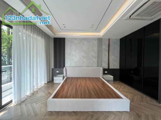 Bán nhà phố Hoàng Mai, HIẾM!!. Diện tích 50m2, nhà phân lô, ô tô, kinh doanh, giá 10 tỷ - 2