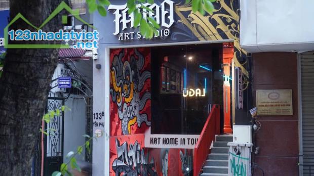 Sang nhượng tattoo studio mặt tiền đẹp tại phố Yên Phụ