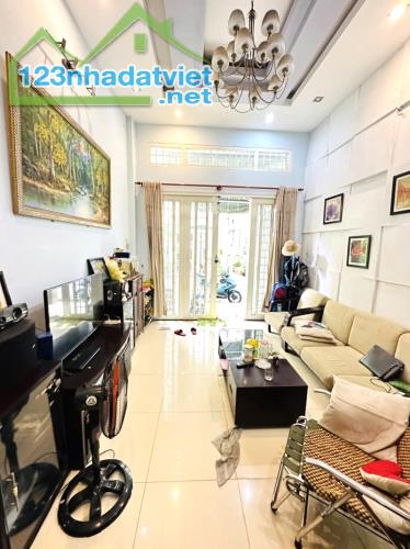 NHÀ GẦN NHÀ THI ĐẤU TÂN BÌNH, HHX 5M THÔNG & ĐỖ CỬA, XÂY TÂM HUYẾT, 55Mx4 3PN LỚN 6 TỶ HƠN - 3