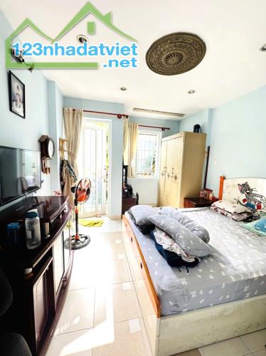 NHÀ GẦN NHÀ THI ĐẤU TÂN BÌNH, HHX 5M THÔNG & ĐỖ CỬA, XÂY TÂM HUYẾT, 55Mx4 3PN LỚN 6 TỶ HƠN - 1
