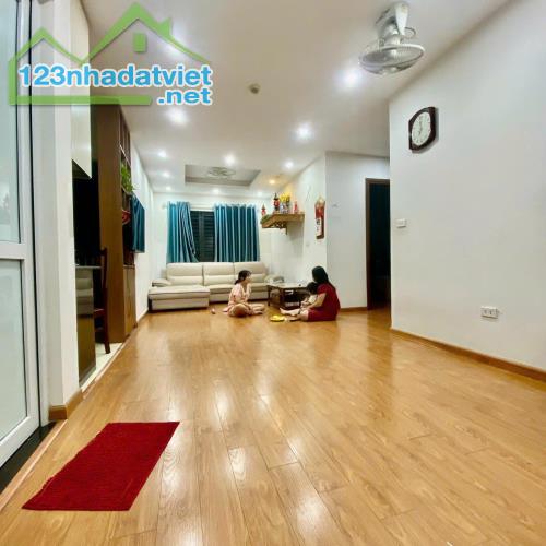 Bán Chung Cư Kiến Hưng, Hà Đông, 2 ngủ 71m2 giá 3 tỷ