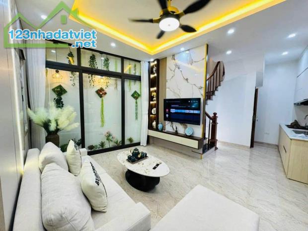 CẦU GIẤY 5 TẦNG, 7,5 TỶ, 34M2, NHÀ ĐẸP Ở NGAY