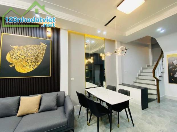 Chỉ cần 3 tỷ có nhà Phương Canh, 33M 5 Tầng, 4 phòng, 30m ô tô đỗ, đường 6m - 3