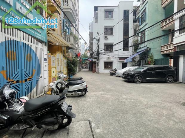 NỞ HẬU - 10m RA Ô TÔ TRÁNH - NHÀ ĐẸP, phố Thanh Đàm_HM, dt: 50m, mt: 6,1m, 4 tầng