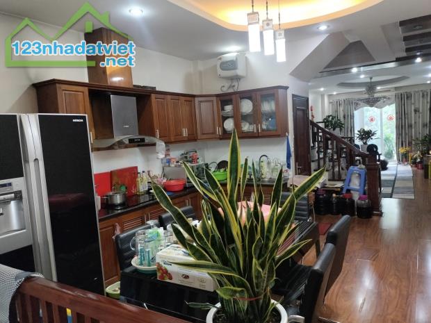 Cực hiếm! Bán nhà mặt phố Lò Sũ, 35m2, 5 tầng, 17.5 tỷ, phù hợp KD homestay, appartment - 1