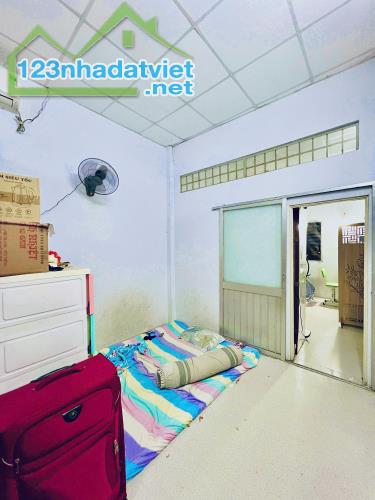 Nhà mới 2 tầng hẻm 184 Âu Dương Lân P3,Q8 - 2