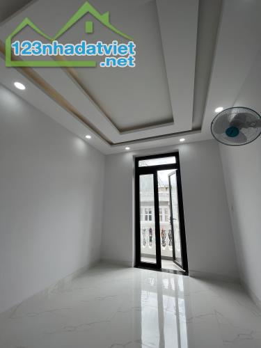 Bán Nhà Hẻm Tân Bình-4 Tầng - 4PN-41m2- Giá 5 Tỷ 2 - 4