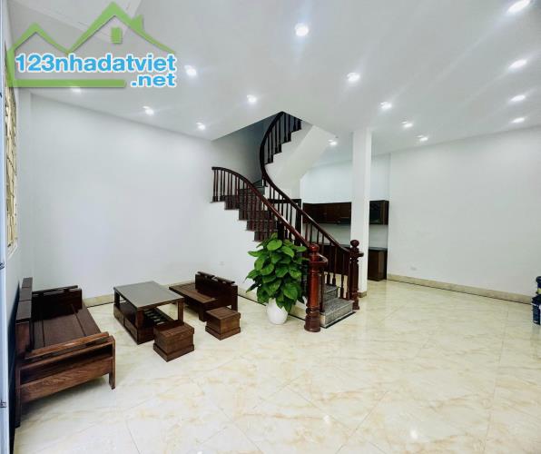 Bán Nhà Đông Mỹ - Thanh Trì 44m2*3T, 3PN, 5 Tạ Lùi Sát Cửa, 3.95 Tỷ