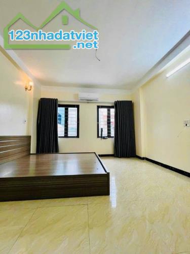 Nhà C4 Tăng Bạt Hổ , P.11, 70 m2,HXH thông sát,HC