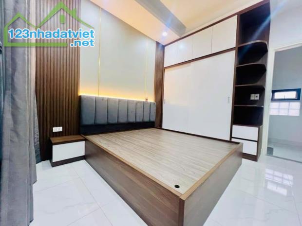 Bán Nhà Bát Khối - Gần chợ Tư Đình Long Biên- 42m x 4T- gần ô tô tránh- 4PN- full nội thất - 1
