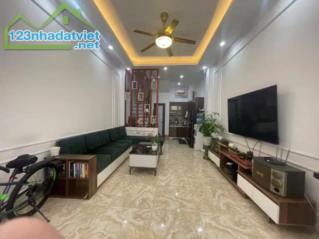 NHÀ MỚI - ĐẸP - Ở LUÔN PHÚC LỢI, 35M2, 5 TẦNG, MẶT TIỀN 4M,NHỈNH 4 TỶ,LONG BIÊN -HÀ NỘI.