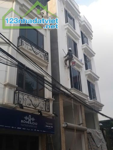 Bán nhà Đông La Hoài Đức – gần Yên Nghĩa Hà Đông. Dt 65m2, 4T, ô tô đỗ cửa, nhỉnh 4 tỷ