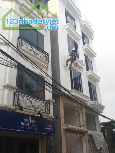 Bán nhà Đông La Hoài Đức – gần Yên Nghĩa Hà Đông. Dt 65m2, 4T, ô tô đỗ cửa, nhỉnh 4 tỷ - 2