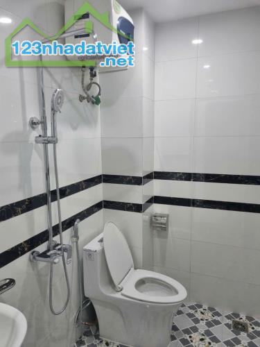 BÁN NHÀ Đ. QUANG TIẾN 5 TẦNG- 30M2 - GIÁ 5  TỶ- SỔ ĐỎ NỞ HẬU.