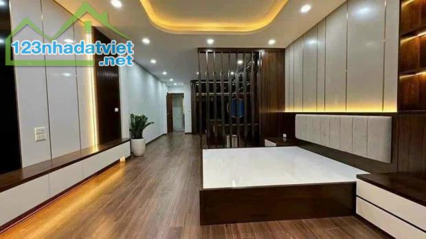 Hiếm nhất Viêt Hưng, Ôtô Tránh,ngõ thông,Lô Góc, nội thất nhập khẩu, 55m2, Nhỉnh 10Tỷ - 1