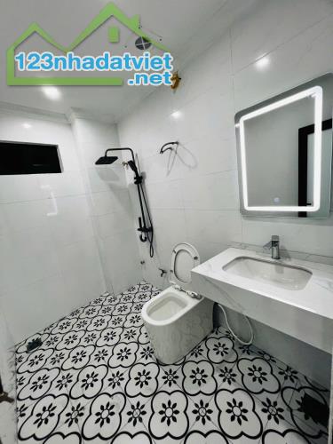 BÁN NHÀ TẠI ÍCH VỊNH VĨNH QUỲNH THANH TRÌ.HN 55M2 LÔ GÓC 4TANG - 5