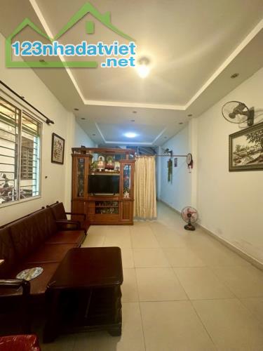 BÁN NHÀ NGUYỄN KHOÁI P2 QUẬN 4 DT153m2 Giá chỉ 16.7 tỷ