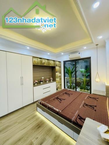 BÁN NHÀ PHỐ TRƯƠNG ĐỊNH, 30.3M2, 5 TẦNG, MT 3.4M. GIÁ 6.55 TỶ, ĐẸP LONG LANH - 1