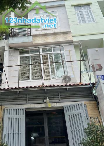 Bán nhà Huỳnh Tấn Phát Quận 7 - 40m2 ngang 4m - nhỉnh 4.x tỷ TL. - 2