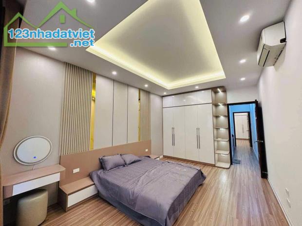 NHÀ ĐẸP ĐỊNH CÔNG THƯỢNG Ở SƯỚNG - NGÕ Ô TÔ ĐỖ CỬA DT 63m2 4 tầng MT 4m Giá 10.6 tỷ - 4