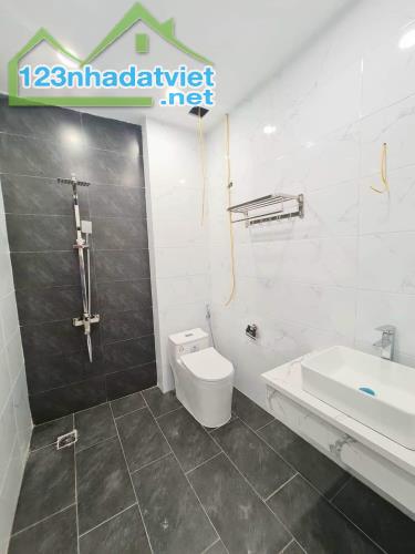 Chỉ cần 3 tỷ nhận nhà Xuân Phương 40M 4 Tầng, 4p ngủ, nội thất đẹp, 20m ô tô đỗ - 4