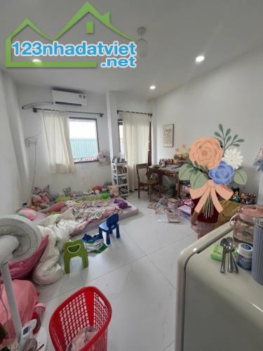 HƯƠNG LỘ 2 - NGANG 8M - 70M2 - SÁT MẶT TIỀN - GIÁ CHỈ 3.99 TỶ - 1