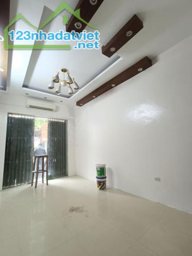 Bán Nhà Trường Chinh. Đống Đa. Ô Tô. DT 52m2. MT 4,5m. 3 Tầng. Giá 15,4 Tỷ. - 2