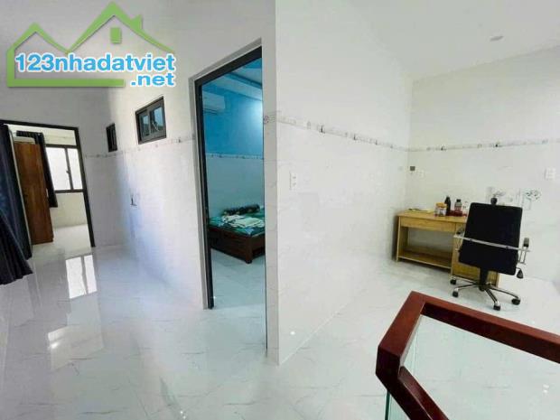 bán nhà 1 Trệt 2 tầng Trung Tâm vũng tàu p4 hẻm ôtô DT: 74m² giá 4,7 tỷ