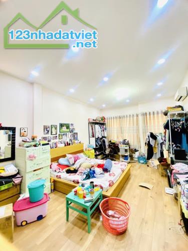 MẶT TIỀN KINH DOANH CÓ VỈA HÈ - ĐƯỜNG NHỰA 12M - 4 TẦNG BTCT - 64M2 - CHỈ 12,5 TỶ - 1