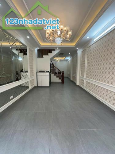 SIÊU PHẨM Ô TÔ ĐỖ CỬA XUÂN PHƯƠNG DT 40M2 X 5 TẦNG X GIÁ 7.9 TỶ