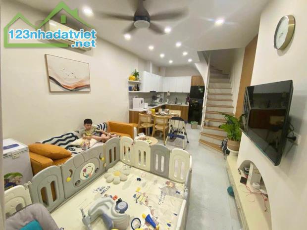 BÁN NHÀ TRUNG PHỤNG - TRUNG TÂM ĐỐNG ĐA - DT GẦN 40M2 - NHÀ ĐẸP VỀ Ở NGAY