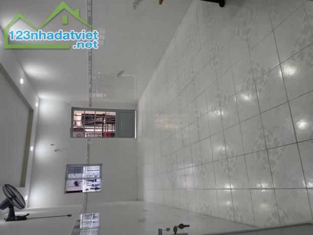 Bán nhà ngay chợ Bà Chiểu, 40m2 x 2 tầng, hẻm rộng rãi, chỉ nhỉnh 5 tỷ còn thương lượng - 2