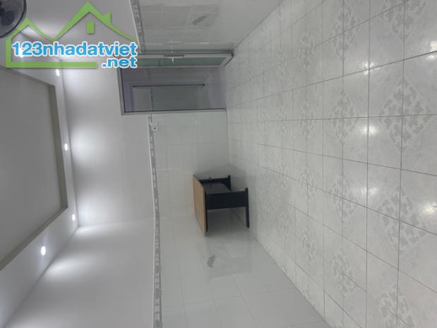 Bán nhà ngay chợ Bà Chiểu, 40m2 x 2 tầng, hẻm rộng rãi, chỉ nhỉnh 5 tỷ còn thương lượng - 3