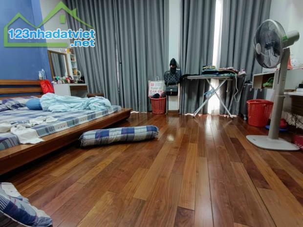 Ở NGAY! Bán Nhà 2 Tầng Cực Đẹp Lê Văn Sỹ, 60m2 (4.3x14m), 7.5 Tỷ