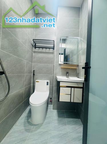 Bán nhà Mặt tiền Chánh Hưng, p9, Q8. Chỉ 5tyx. Nhà mới 53m2, 2 tầng , 3 PN, 3WC - 3