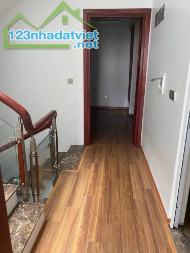 Cho thuê nhà ngõ ôtô phố Vạn Phúc Hà Đông 50m x 5 tầng, giá 25tr/thág