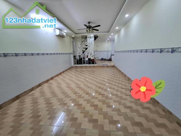 Bán nhà Gò Vấp, sát mặt tiền Phạm Văn Đồng - Trần Bình Trọng, 76M², chỉ hơn 4 tỷ TL - 1