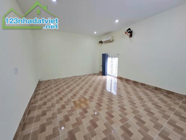 Bán nhà Gò Vấp, sát mặt tiền Phạm Văn Đồng - Trần Bình Trọng, 76M², chỉ hơn 4 tỷ TL - 2