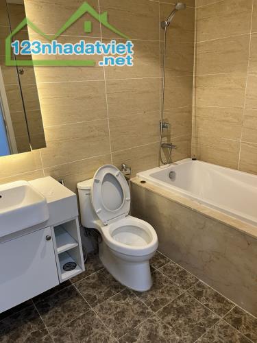 Bán căn hộ 2N,2WC sổ lâu dài #Dcapitale Trần Duy Hưng - 1