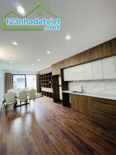 NHÀ PHÙNG CHÍ KIÊN 50M2 x 6 TẦNG Ô TÔ NGỦ TRONG NHÀ - 15.7 TỶ - 4