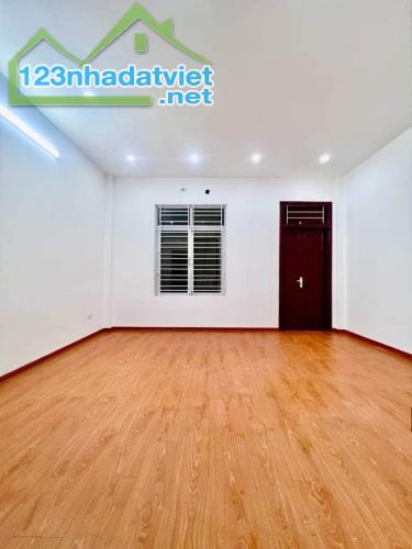 Nhà Thích Quảng Đức,P.6, 39m2,ngang 3.4m, 4 tầng, HXH thông - 1