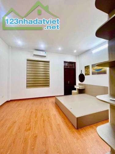 Nhà Thích Quảng Đức,P.6, 39m2,ngang 3.4m, 4 tầng, HXH thông - 2